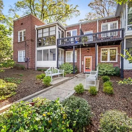 Luxurious Myers Park Living With Screened Porch