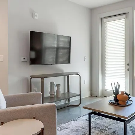 Landing Apartments - The Henry