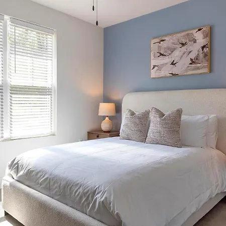 Apartment Landing Apartments - The Henry