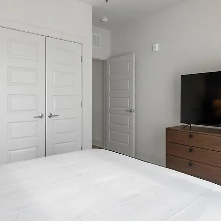 Apartment Landing Apartments - The Henry