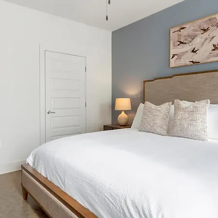 Apartment Landing Apartments - The Henry