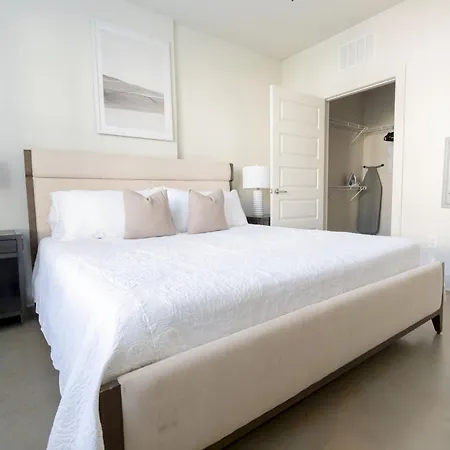 Landing Apartments - The Henry Apartment