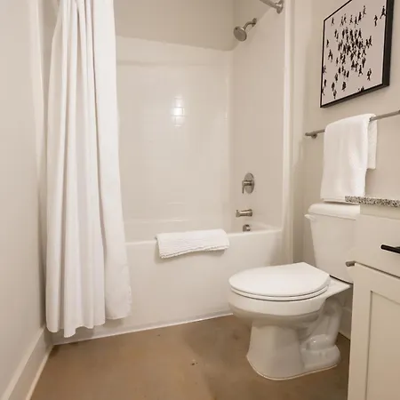 Landing Apartments - The Henry Apartment