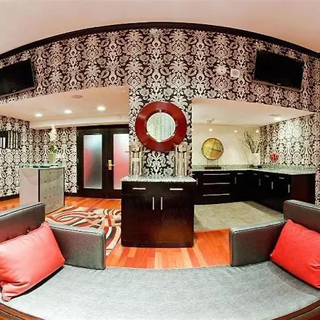 Doubletree By Hilton Center 4*