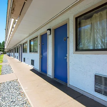 Motel 6-charlotte, Nc - Airport 2*