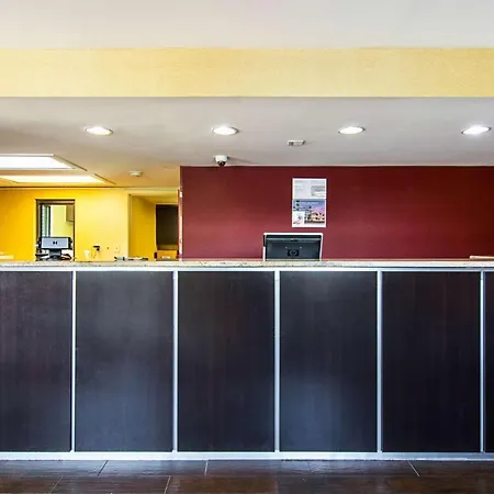 Motel 6-charlotte, Nc - Airport 2*