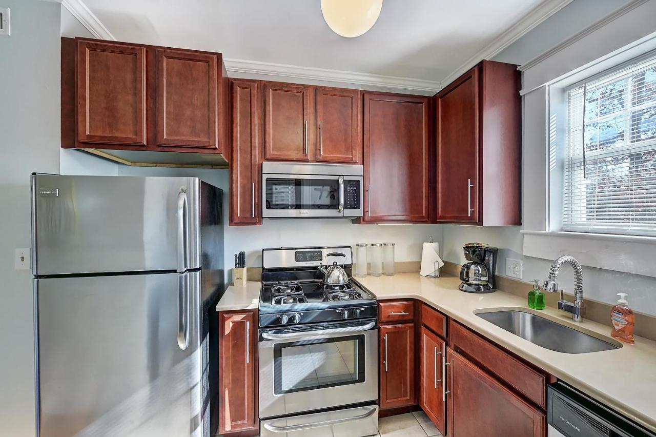 The Collection Clt: 800 Magnolia * Charlotte