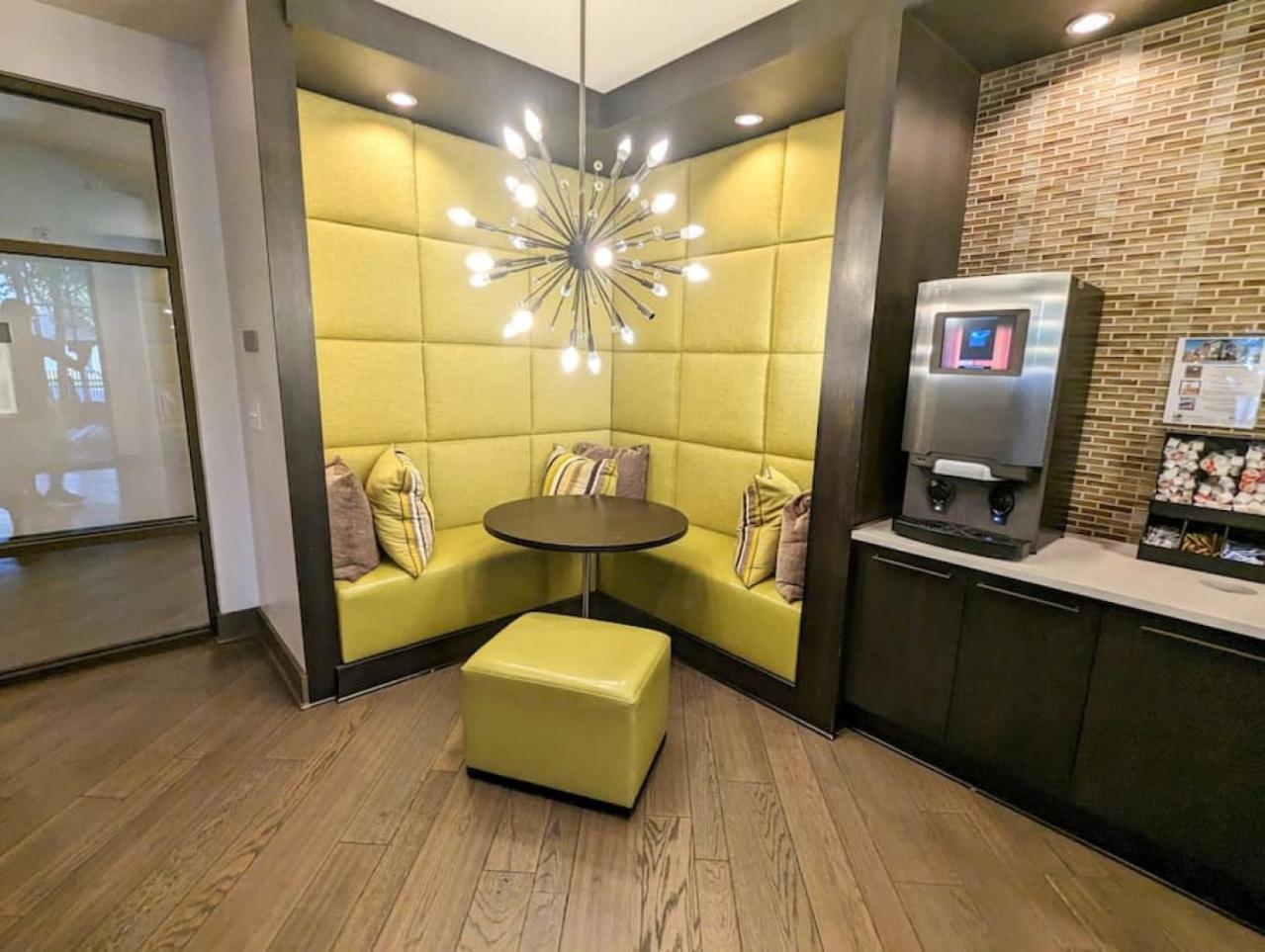 Apartment League Flats South End At South Blvd