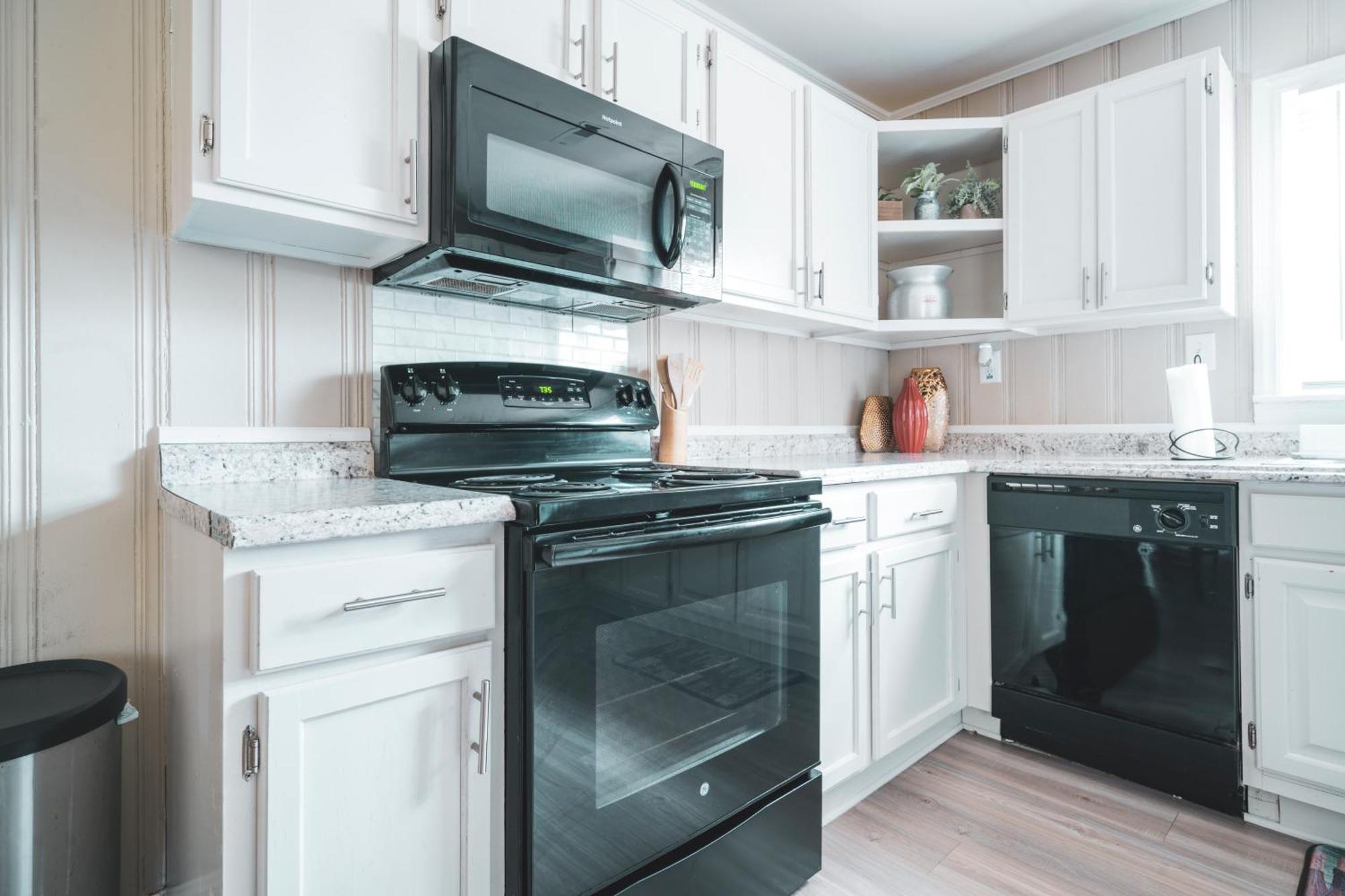 Spacious With Pet-friendly Yard * Charlotte