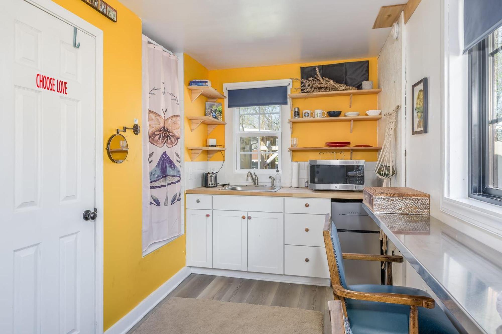 Adorable Solo-traveler Retreat Apartment *