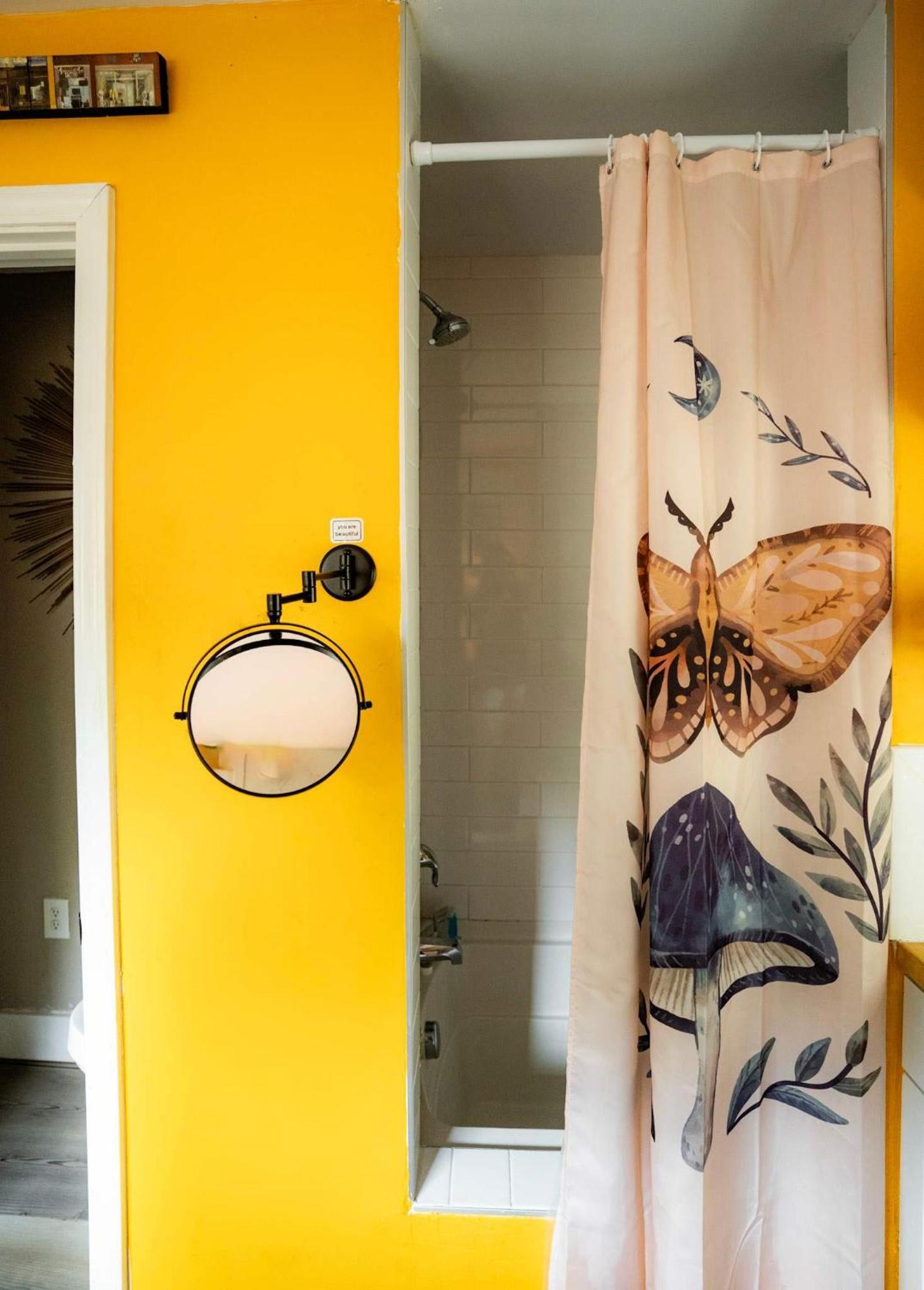 Apartment Adorable Solo-traveler Retreat Charlotte