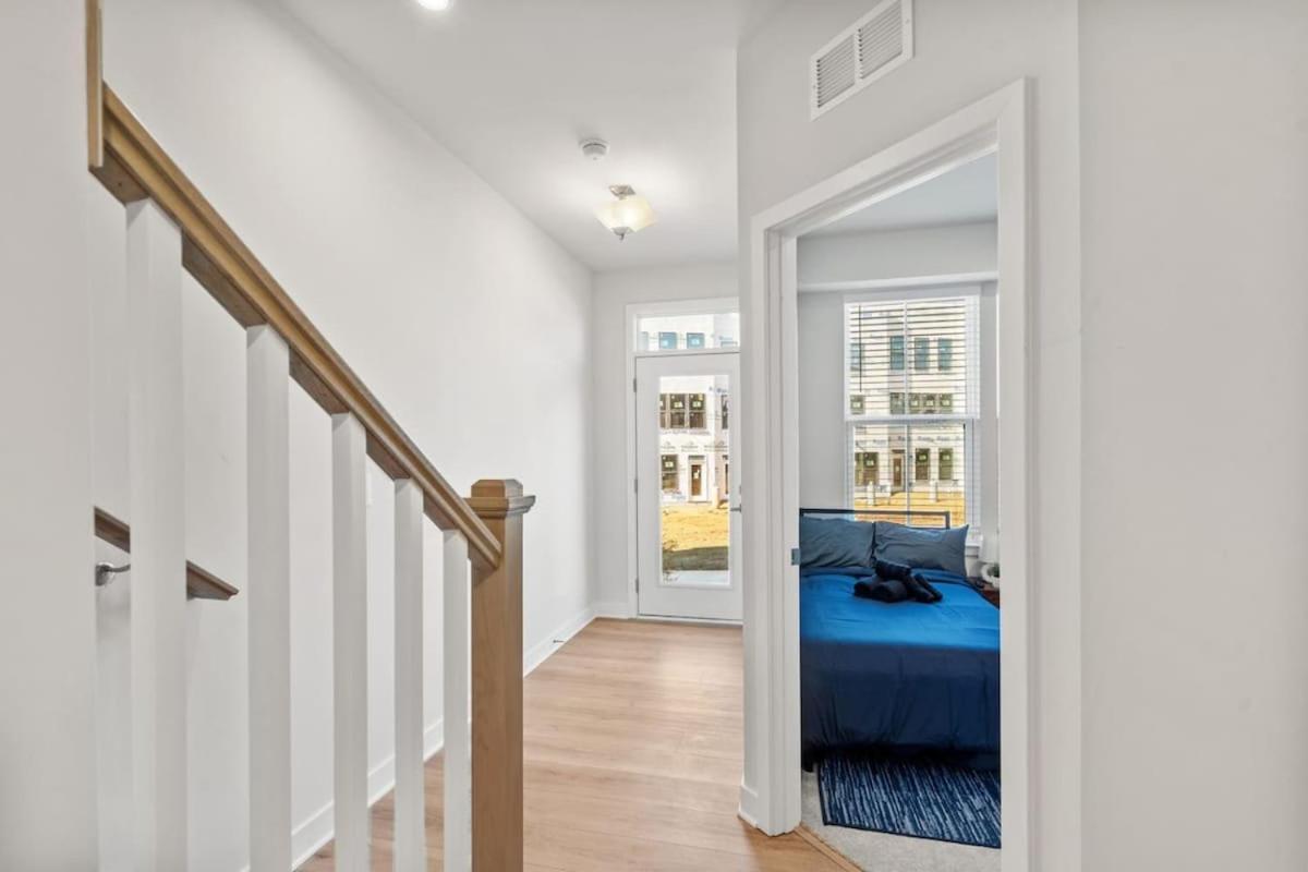 Luxurious King 3br Townhouse Mins To Uptown Clt! *