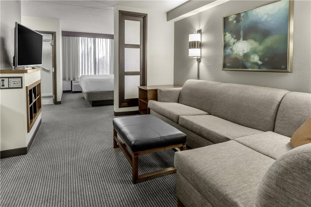 Hyatt Place Airport Billy Graham Parkway 3*