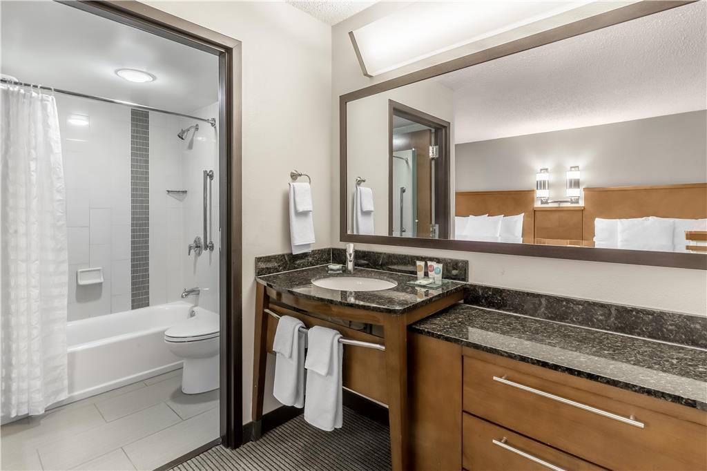 Hotel Hyatt Place Airport Billy Graham Parkway