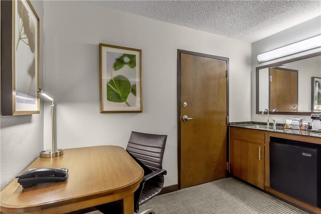 Hotel Hyatt Place Airport Billy Graham Parkway 3*