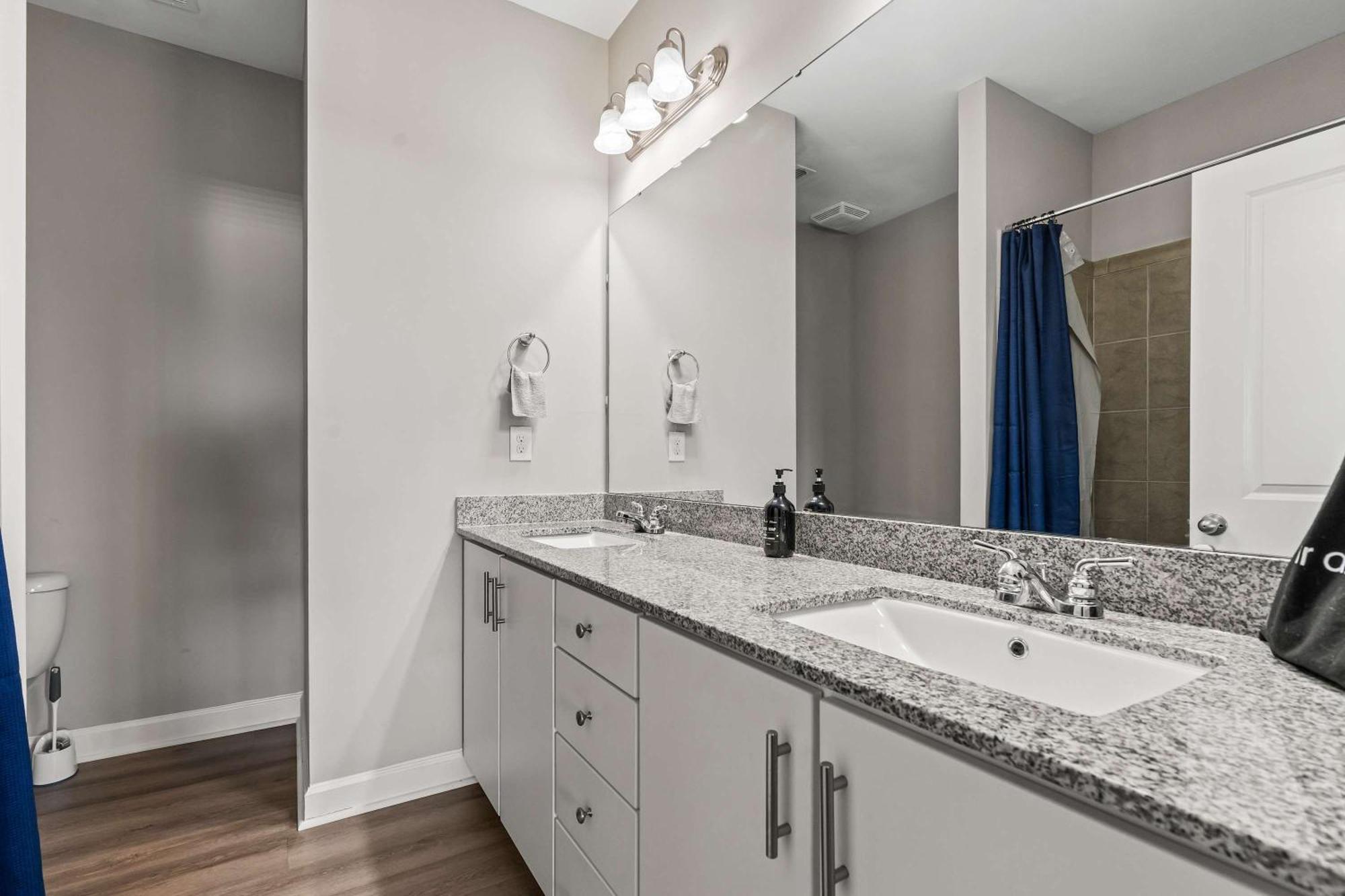 Upscale King 3br Townhouse In Pineville Charlotte