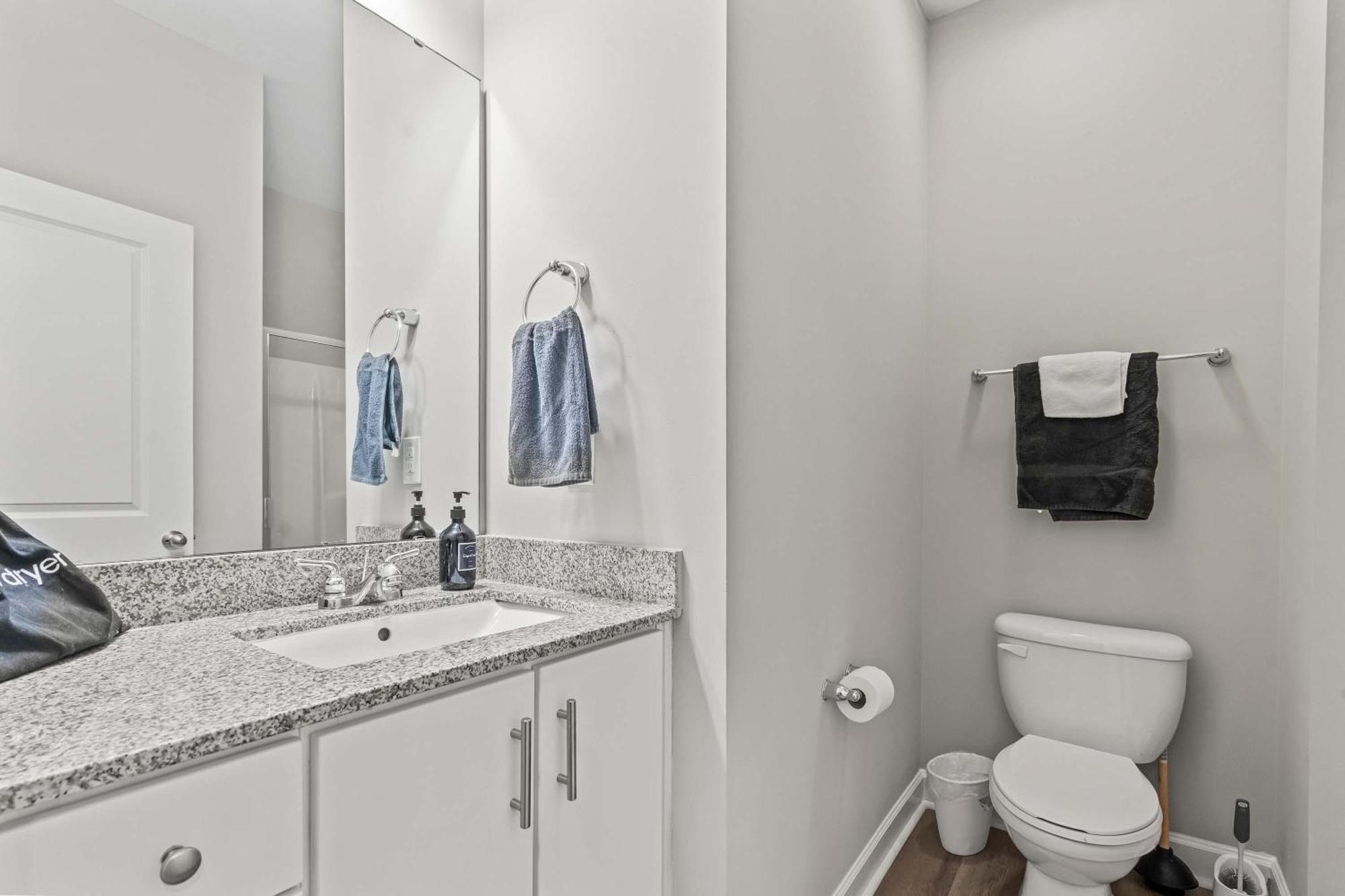 Upscale King 3br Townhouse In Pineville Charlotte