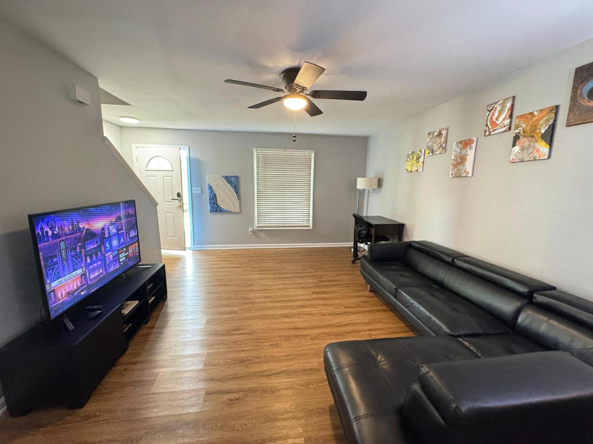 2 Bedroom Townhouse *