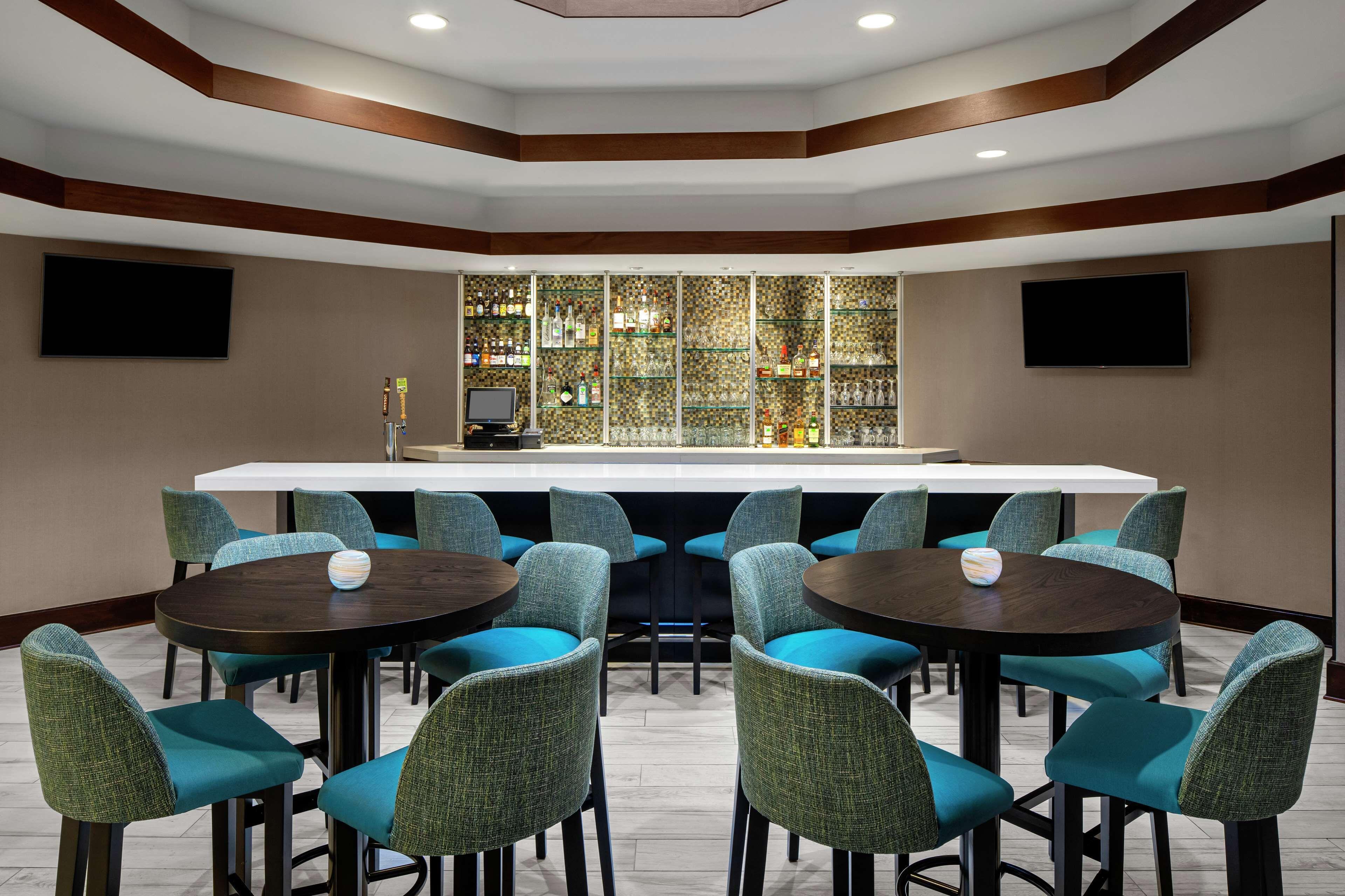 Doubletree By Hilton Charlotte/southpark Hotel