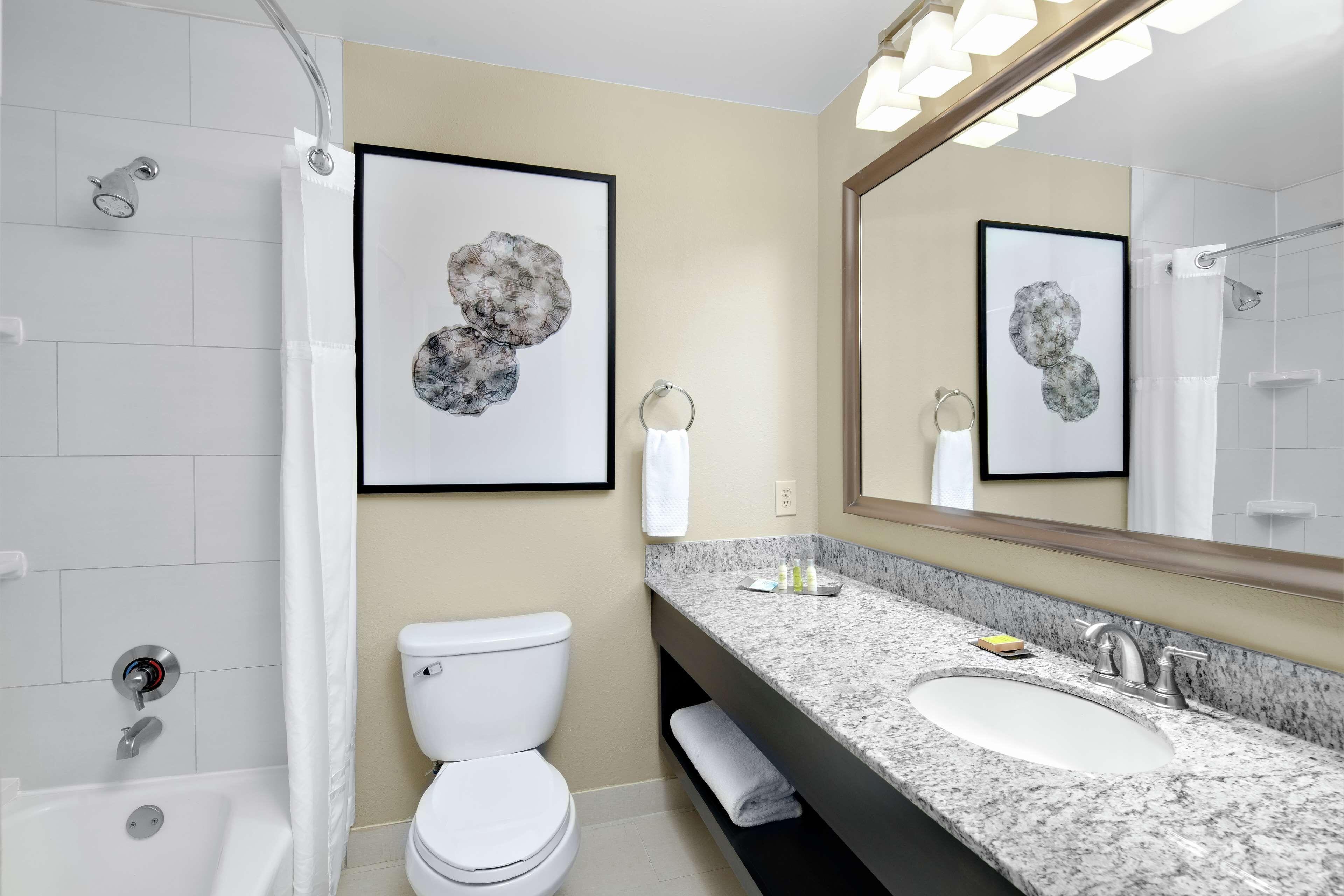 Doubletree By Hilton Charlotte/southpark Hotel 3*