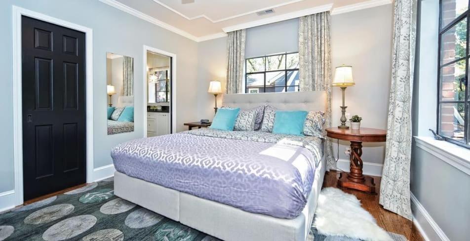 Chic And Comfortable 2br Near Uptown Holiday home Charlotte