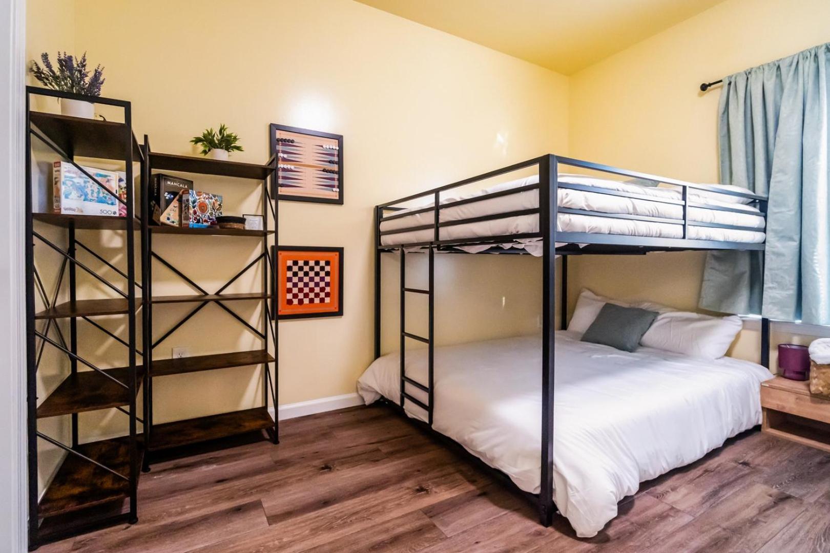 Uptown 3br | Hot Tub + Fire Pit Holiday home Charlotte