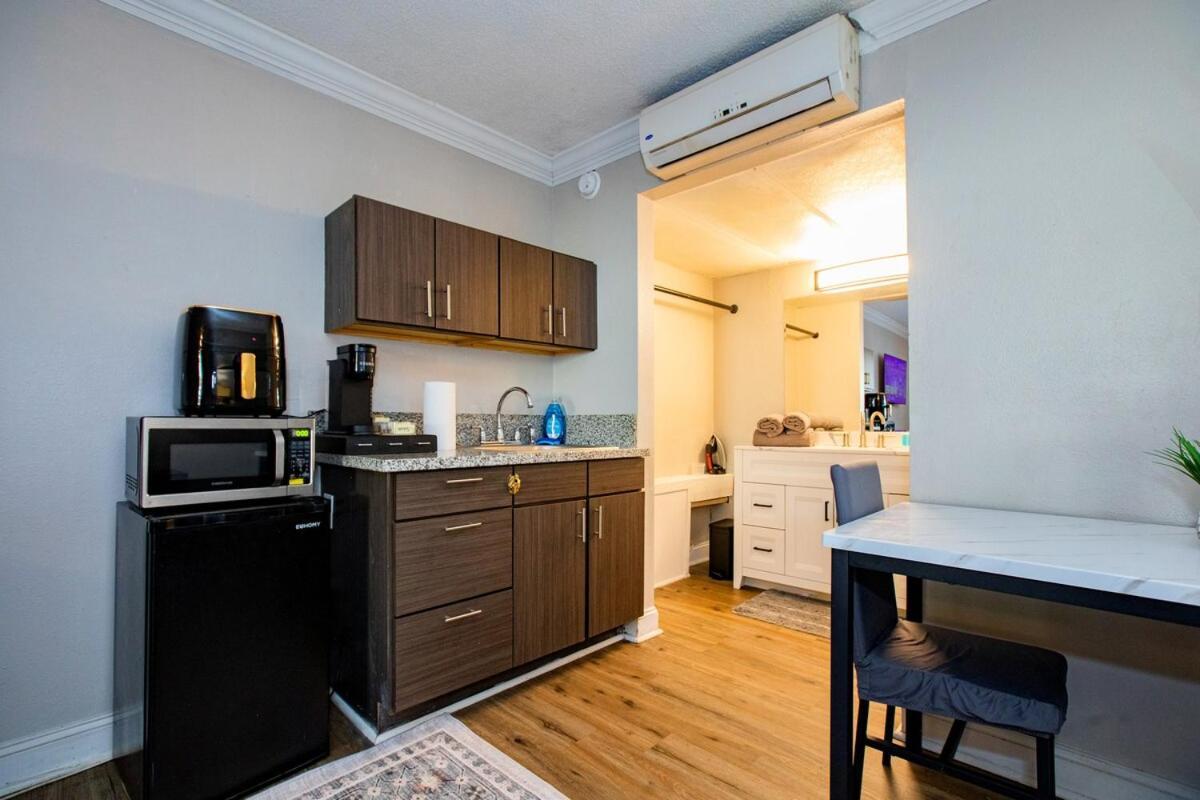 Lux Mins To Nascar Hof Cdia & Atrium Health *