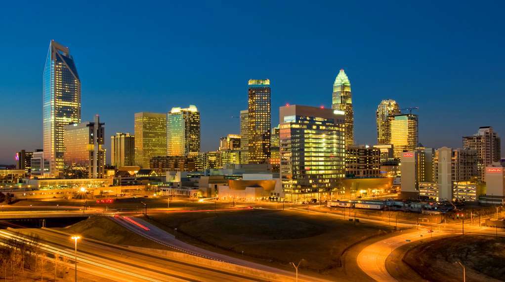 Sheraton Airport Hotel 4*