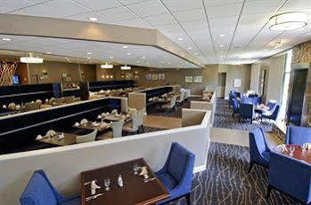 Sheraton Airport Hotel 4*