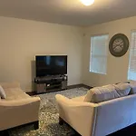 Spacious & Family Friendly 3Br Just 10 Min To Uptown