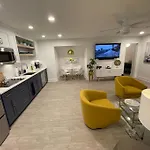 Luxury In Eastover... Close To Everything! Hotel
