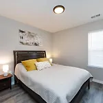 Brandnew Spacious 4 Bedroom House Minutes To Uptown Charlotte