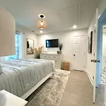 Hotel Luxury In Eastover... Close To Everything! Charlotte