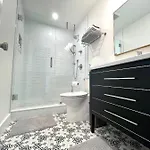 Luxury In Eastover... Close To Everything! Hotel Charlotte