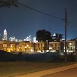 Suite 7, Sleep 6, Walk To Attractions In Uptown