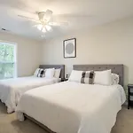 Modern Stunning Southpark/Cotswold Home!