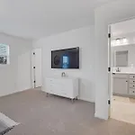 Gorgeous New Townhome/Charlotte!