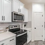 Gorgeous New Townhome/Charlotte!