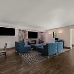 Quality Inn & Suites Airport