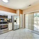 Charlotte Townhome With Deck 18 Mi To Downtown!