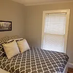 Cozy Center City Cottage*Walk To Center City