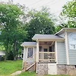 Cozy Center City Cottage*Walk To Center City