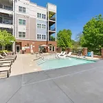 1Br Uptown, Pool, Wine, Near Convention Center_311