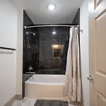 Apartment Classy Uptown Darling
