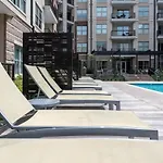 League Flats Uptown At West Trade Street