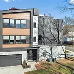 406 Katonah Amazing Location Rooftop Patio Views And A Gym