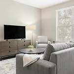 Landing Modern Apartment With Amazing Amenities