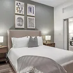 Landing Modern Apartment With Amazing Amenities