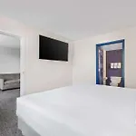 Spark By Hilton Tyvola I-77 Charlotte