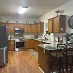 Charming Entire 3 Bedrooms House With Ac And Wifi Holiday home *